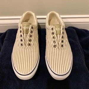 NWOT Sperry Top-Sider Laceless Boat Shoes